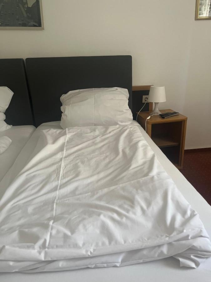 Hotel Zum Taunus Eppstein Экстерьер фото