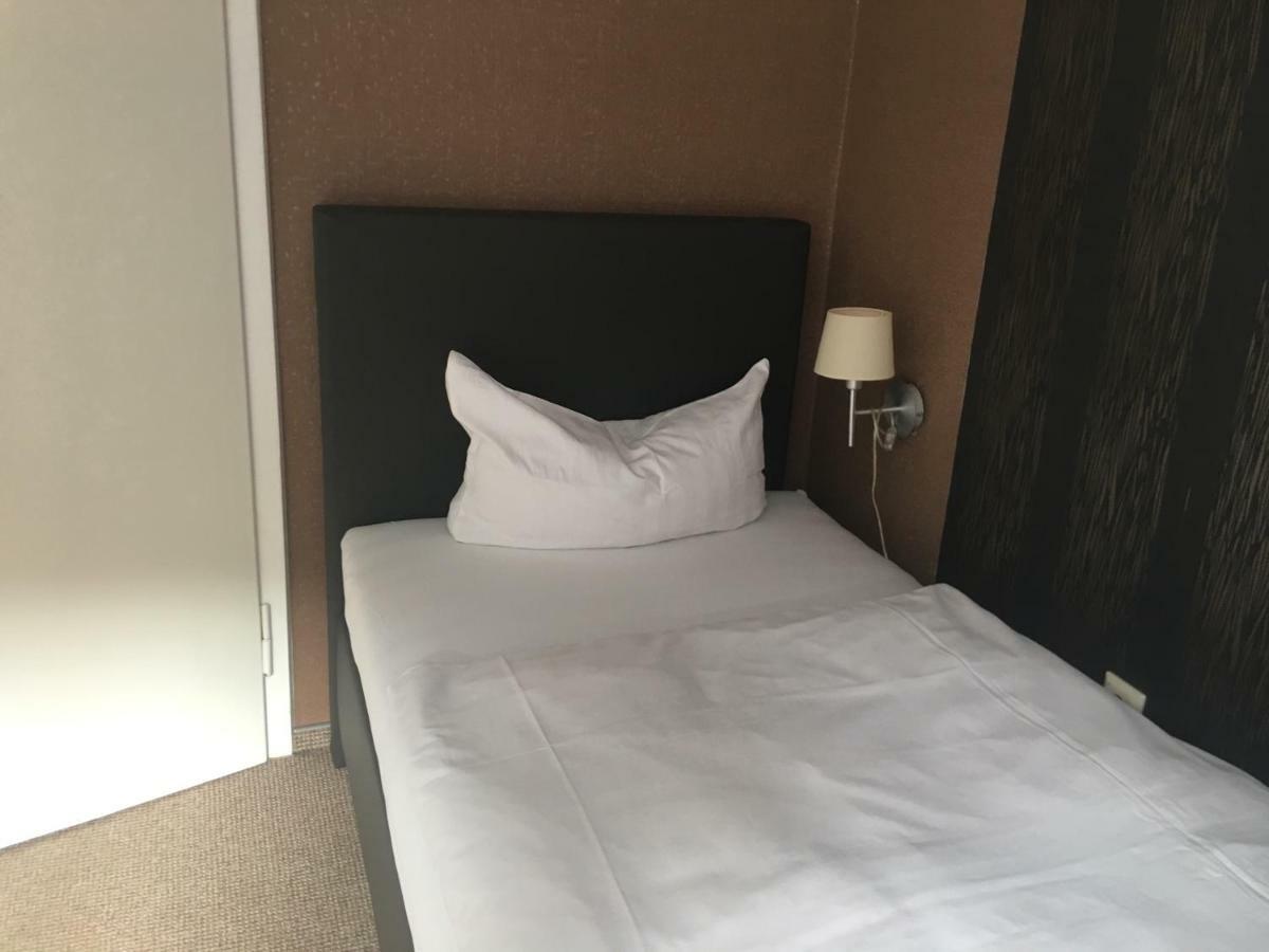Hotel Zum Taunus Eppstein Экстерьер фото